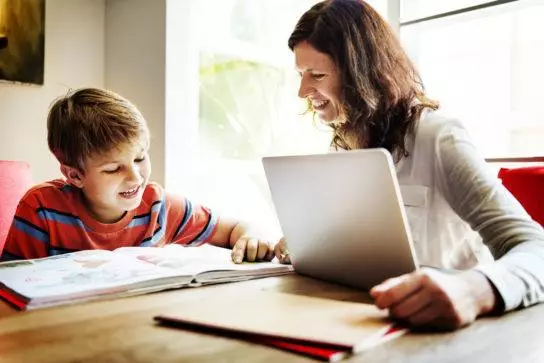 Desafios e oportunidades na comunicação entre pais e escola 4 Escola